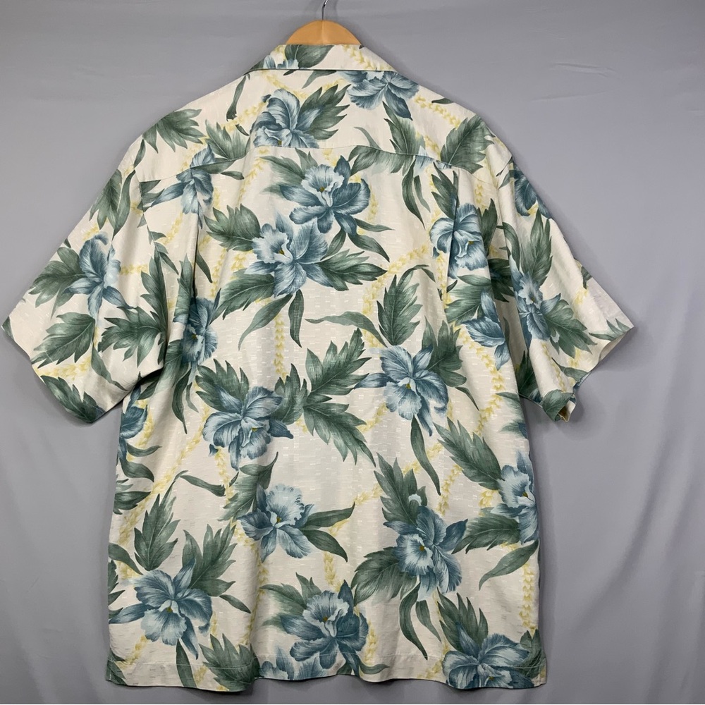 Tommy‎ Bahama 100% Silk. Floral Print Shirt - Blue and Green. Men’s Size Large. - Picture 3 of 7